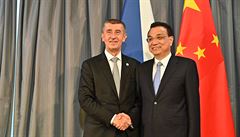 Český premiér Andrej Babiš (ANO) se setkal se svým čínským protějškem Li...