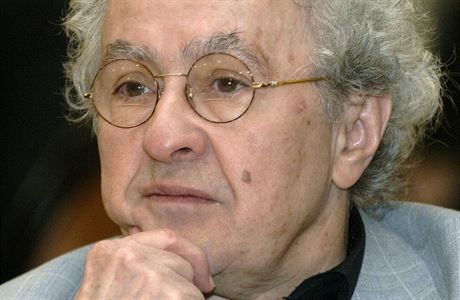Zemel herec a dabér Jaroslav Kepka (na snímku z 9. prosince 2007), bylo mu 83...