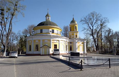 Kostel na kiinvskm hbitov.