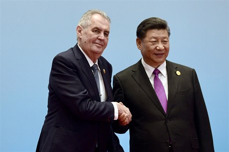 ínský prezident Si in-pching pivítal v Pekingu eského prezidenta Miloe...