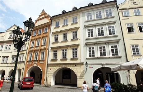 Blok domů na Malém náměstí, který bude nyní Praha pronajímat...