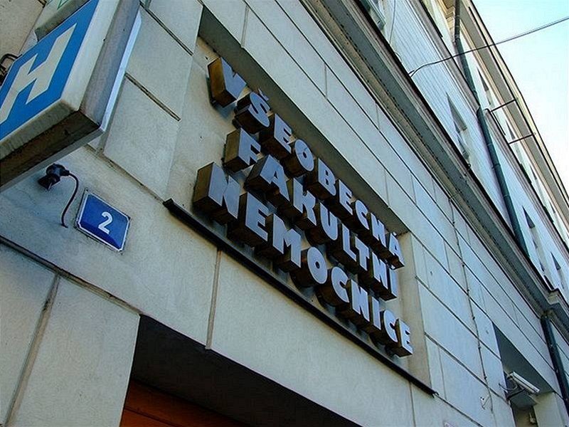 V�eobecná fakultní nemocnice v Praze na Karlov� nám�stí.