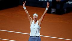 Petra Kvitová se raduje z triumfu na turnaji ve Stuttgartu.