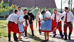 Na Morav dodnes nevymizel zvyk polévání studenou vodou, která má lovka...