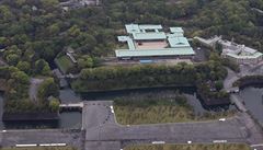 Letecký pohled na tokijský císaský palác, ve kterém dnes císa Akihito oznámil...