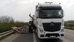 23. dubna 2019 - Dálnice D8 ve smru na Ústí nad Labem. idi eského kamionu...