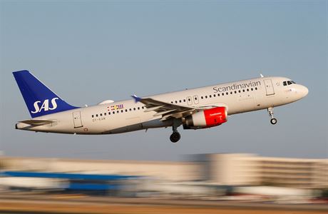 Airbus A320-200 spolenosti SAS vzlétá z letit Palma de Mallorca. Stávka...