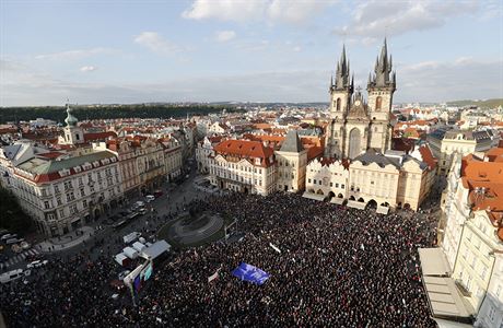 Demonstranti za nezávislost eské justice se v Praze znovu sejdou na Staromstském námstí, které ped týdnem zaplnili zhruba ze tí tvrtin.