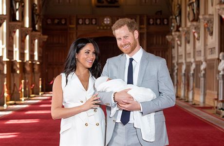 Britsk princ Harry, jeho manelka Meghan, vvodkyn ze Sussexu a syn Archie.