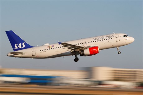 Airbus A320-200 spolenosti SAS vzlétá z letit Palma de Mallorca. Stávka...