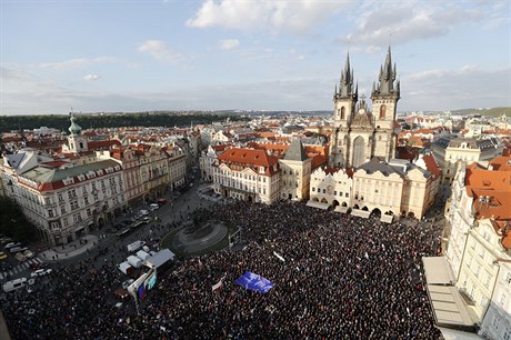 Demonstranti za nezávislost eské justice se v Praze znovu sejdou na Staromstském námstí, které ped týdnem zaplnili zhruba ze tí tvrtin.