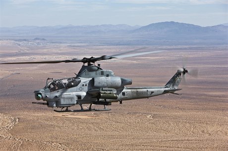 Vojenský vrtulník Bell AH-1Z, který plánuje eská republika koupit.