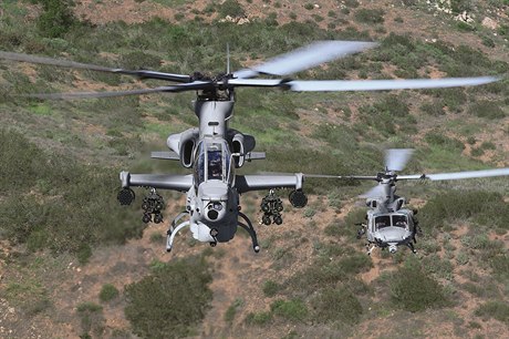 Vojenské vrtulníky Bell AH-1Z, které plánuje Česká republika koupit.