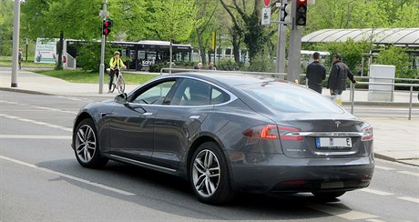 Elektromobil Tesla Model S.