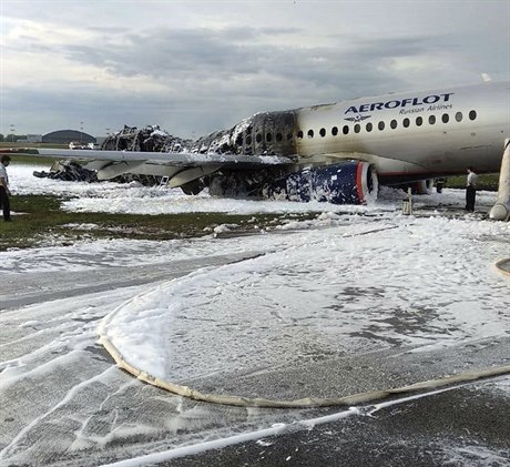 STROJ SUCHOJ SUPERJET 100.