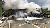 Nehoda vzeskho autobusu a nkladnho auta na Praskm okruhu.