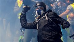 Policie v Paíi pouila slzný plyn proti maskovaným úastníkm prvomájových...
