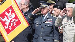 Pietního aktu se zú�astnili i veteráni 2. sv�tové Emil Bo�ek a Miloslav...