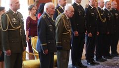 Noví generálové na Praském hrad. Zleva Petr Procházka, Emil Boek, Miloslav...