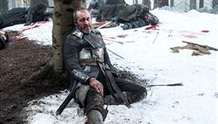 Umírání Stannise Baratheona. Co mu to kouká z pravé nohavice?