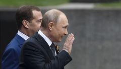 Ruský prezident Vladimir Putin dorazil na vojenskou pehlídku v doprovodu...
