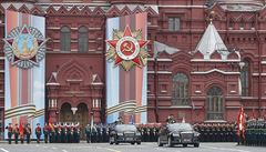 Ministr vnitra a éf pozemních sloek ruské armády dorazili jako pedvoj...