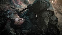 Samwell Tarly (vlevo, John Bradley) m�l b�hem bitvy o Zimohrad n�kolikrát...