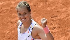 Česká tenistka Barbora Strýcová se raduje z výhry nad Kateřinou Siniakovou.