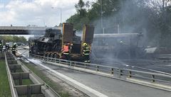 Policie hled svdky nehody vzeskho autobusu a tahae s tanky na Praskm okruhu
