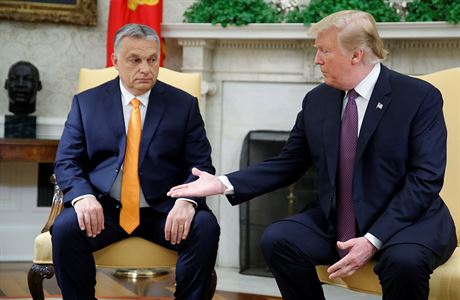 „Prezident míru” a „velký vůdce”. Co o sobě napsali Trump s Orbánem po přátelském setkání na Floridě