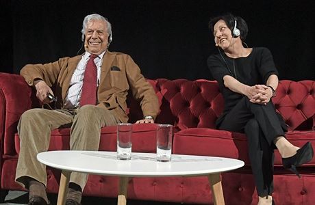 Nobelisté Herta Müllerová a Mario Vargas Llosa debatovali v rámci veletrhu Svt...