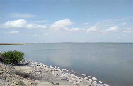 Jezero Jalpuh se rozpn do dlky i o ky.