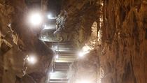Dlouh lta se dlka Javoskch jeskyn odhadovala na piblin 4000 metr.