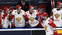 Nikita Kucherov slaví se spoluhráči branku do sítě Lotyšska