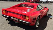 Ukraden vzcn Ferrari 288 GTO.