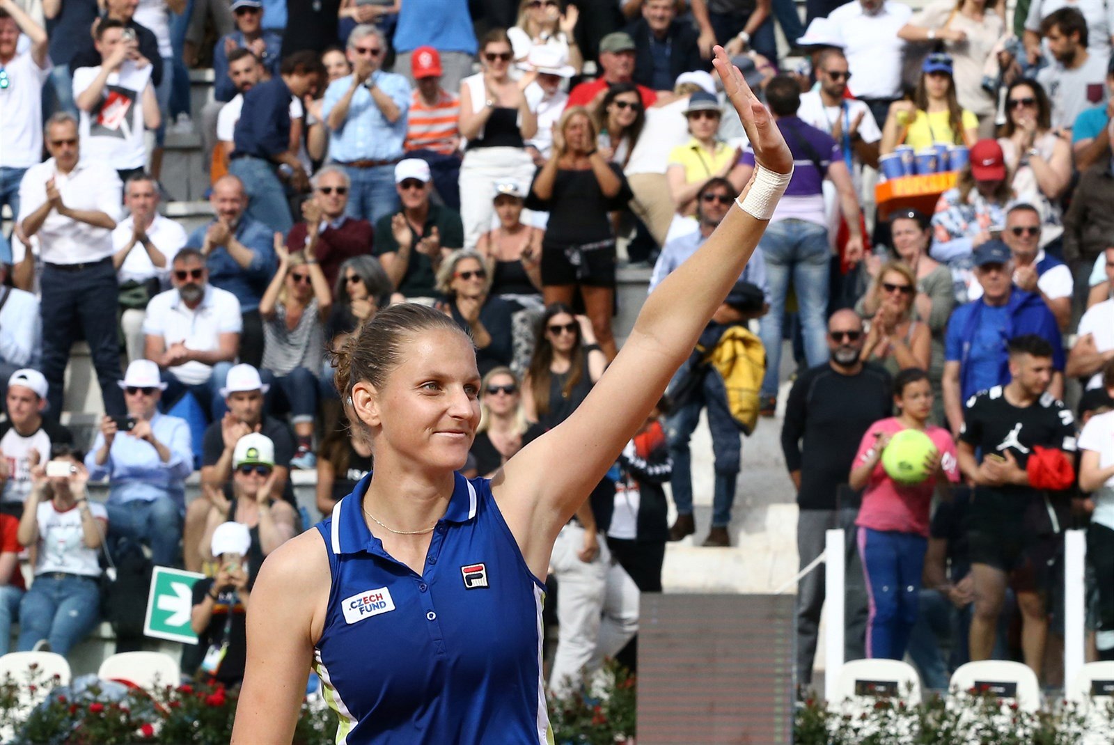 Karolína Plí�ková se raduje po vít�zném utkání