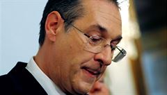VIDEO: Rakouský vicekancléř Strache zapletený do aféry rezignoval. Označil se za oběť