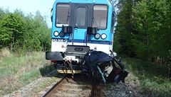 Pondlní sráka vlaku s osobním automobilem na Trutnovsku (Bílé Temené).