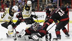 Pastrňák pomohl Bruins třemi body k postupové výhře do finále NHL