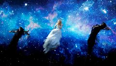 Australská soutící Kate Miller-Heidke na prvním semifinále Eurovize 2019.