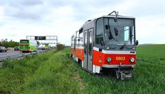U dálnice D1 na úrovni estlic se objevila vyazená praská tramvaj.