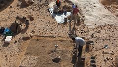 P�i zahájení archeologického výzkumu na lokalit� Sfinga expedice je�t�...
