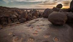 M�lké d�lky na �ulových balvanech obklopujících lokalitu Sfinga jsou...