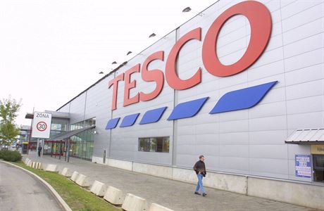 Obchodní etzec Tesco ruí ve Velké Británii minimální trvanlivost u ovoce a zeleniny.