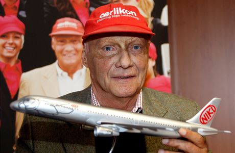 Mistr svta ve formuli 1 Niki Lauda provozoval aerolinky LaudaAir.