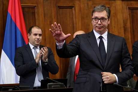 Srbský prezident Aleksandar Vucic přichází do srbského parlamentu v Bělehradě,...