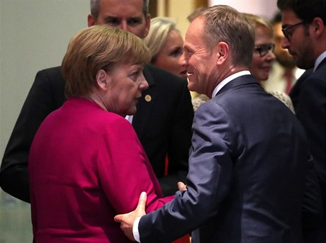Angela Merkelová a Donald Tusk na úterním summitu lídrů EU.