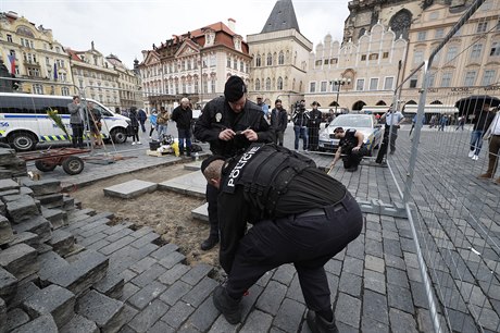 Pedpokládá se, e vznikla koda vyí ne 5000 korun.