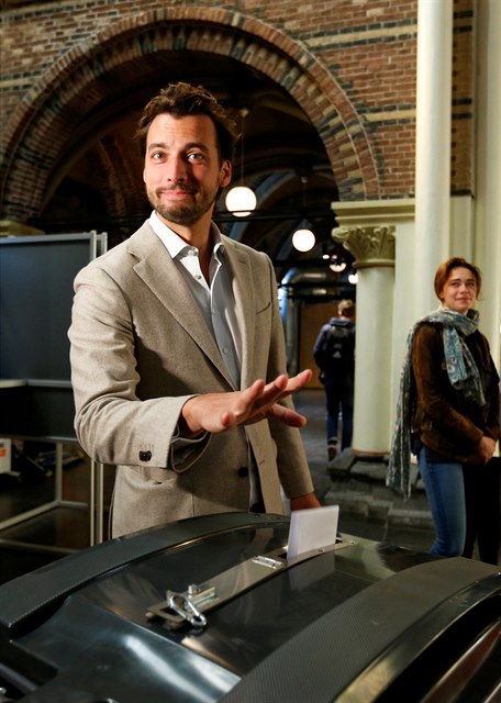 Nizozemský politik Thierry Baudet ze strany Fórum pro demokracii u eurovoleb v...