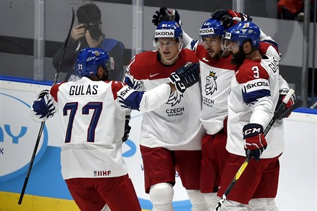 Milan Gula, Dominik Kubalík, autor branky Jan Ková a Radko Gudas.